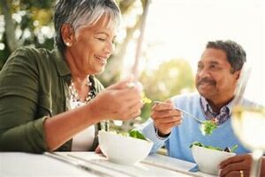 couple eating salad